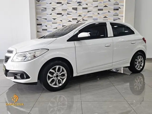 Carro Chevrolet Onix 2014 1.0 LT SPE/4