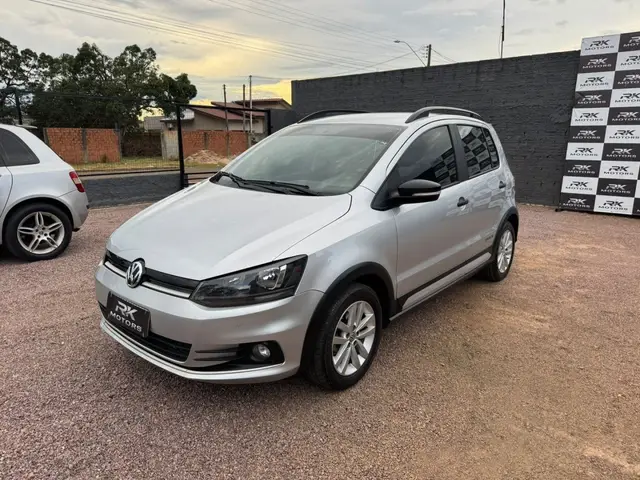 Carro Volkswagen Fox 2016 1.0 MPI Track (Flex)