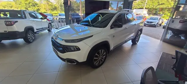 Carro Fiat Toro 2019 Volcano 2.0 diesel AT9 4x4