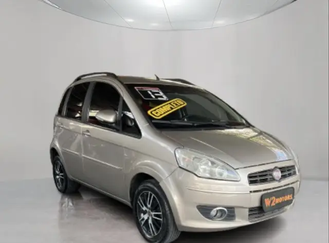 Carro Fiat Idea 2013 Attractive 1.4 8V (Flex)