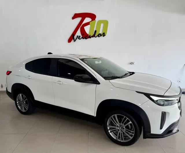 Carro Fiat Fastback 2024 Turbo 200