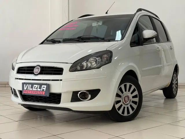 Carro Fiat Idea 2013 Attractive 1.4 8V (Flex)