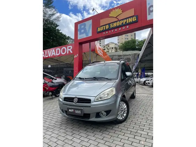 Carro Fiat Idea 2012 Attractive 1.4 8V (Flex)