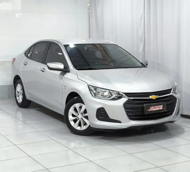 Carro Chevrolet Onix Plus 2023 LT 1.0