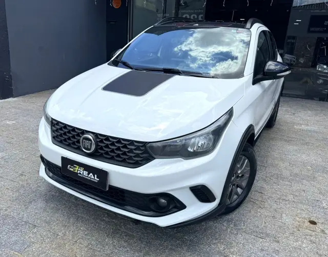 Carro Fiat Argo 2020 Trekking 1.3