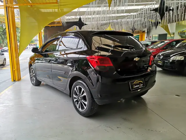 Carro Chevrolet Onix 2014 HATCH LTZ 1.4 8V FlexPower 5p Mec.