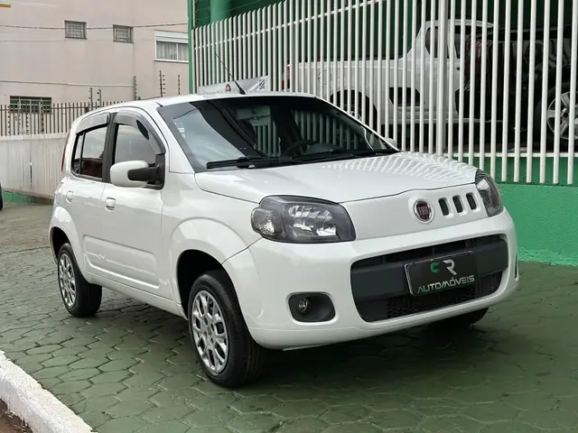 Carro Fiat Uno 2016 Vivace 1.0 8V (Flex) 4p