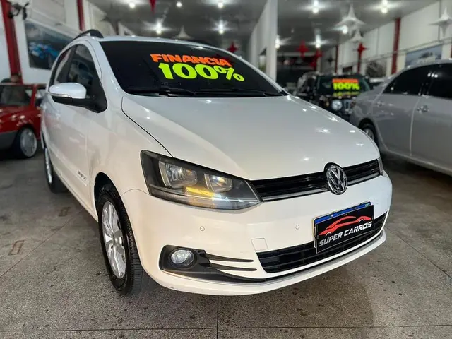 Carro Volkswagen SpaceFox 2015 1.6 VHT Comfortline I-Motion (Flex)