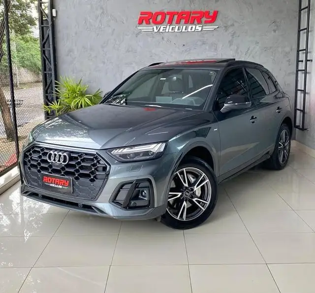 Carro Audi Q5 2023 Performance Black TFSIe