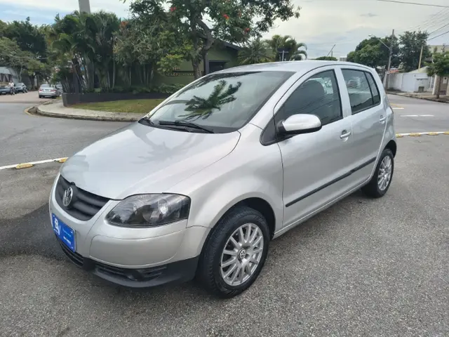 Carro Volkswagen Fox 2010 1.0 8V (Flex) 4p