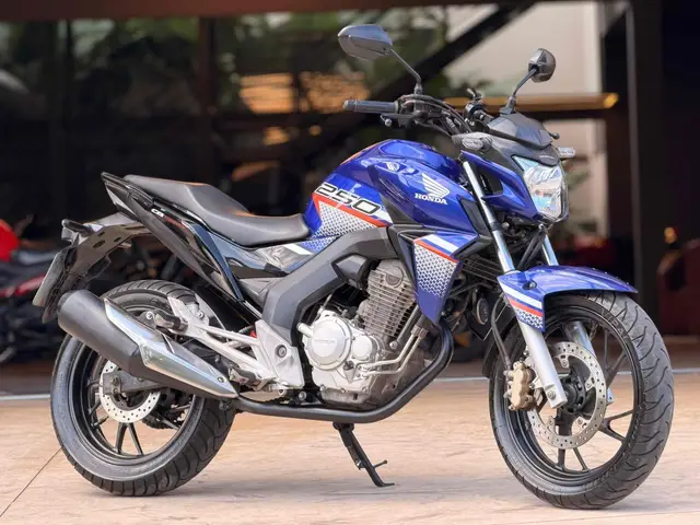 Moto Honda CB 250F Twister 2022 (CBS)