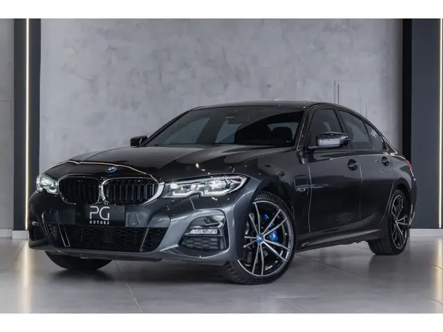 Carro BMW 330e 2022 M Sport 2.0 Turbo Híbrido (Aut)
