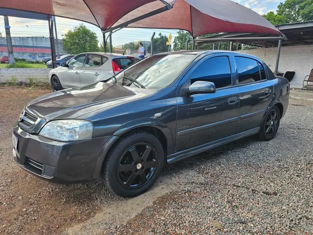 Carro Chevrolet Astra Sedan 2005 2.0 (Flex)