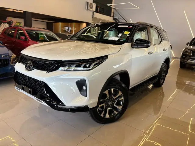 Carro Toyota Hilux Cabine Dupla 2026 SRX Plus AT 4x4 2.8 Diesel