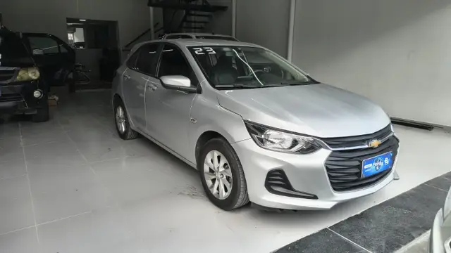 Carro Chevrolet Onix 2023 LT 1.0