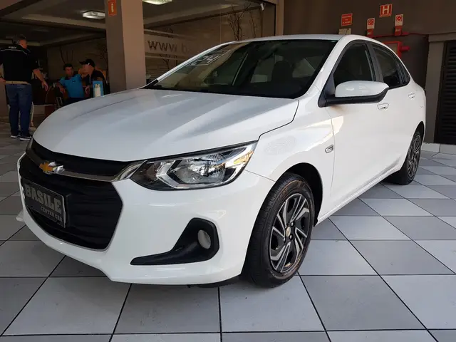 Carro Chevrolet Onix Plus 2024 LT 1.0