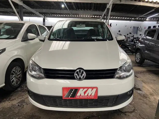 Carro Volkswagen Fox 2014 1.6 VHT I-Motion (Flex)