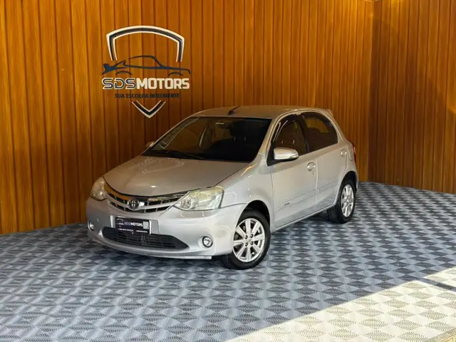 Carro Toyota Etios 2017 XLS 1.5 (Flex)
