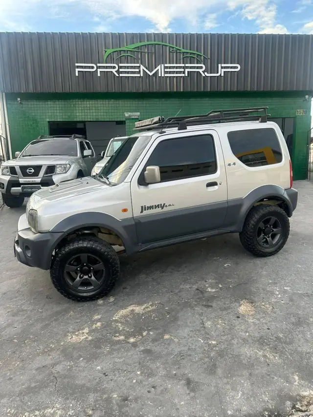 Carro Suzuki Jimny 2009 4x4 1.3 16V