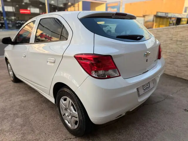 Carro Chevrolet Onix 2016 1.0 LT SPE/4