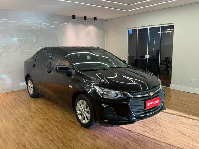Carro Chevrolet Onix Plus 2023 LT 1.0