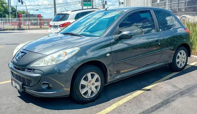 Carro Peugeot 207 2013 Hatch XR 1.4 8V (flex) 2p