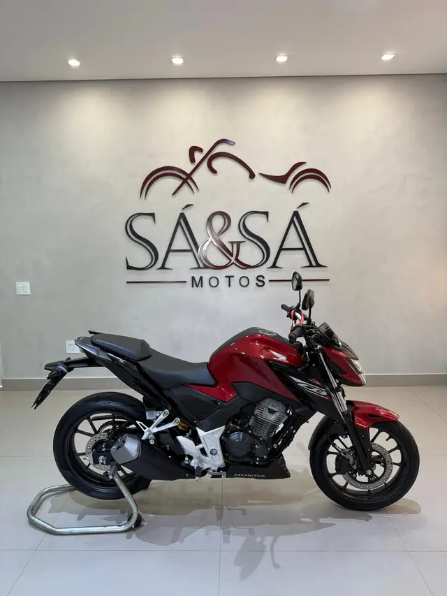 Moto Honda CB 300F Twister 2025 (ABS)