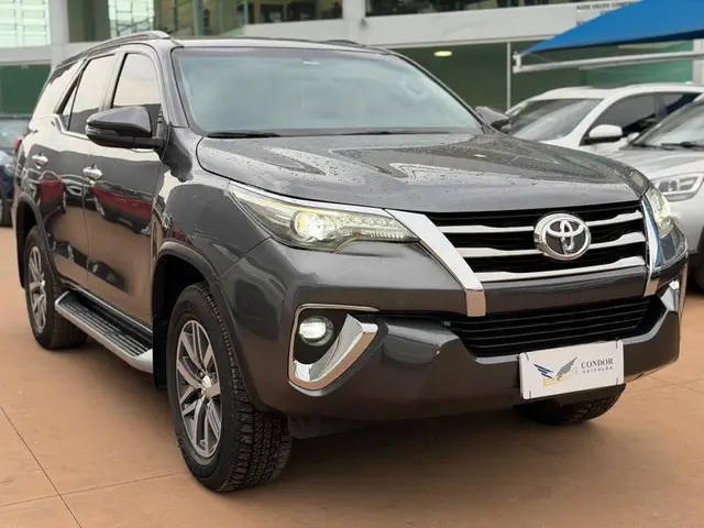 Carro Toyota SW4 2019 2.8 TDI SRX 7L 4x4 (Aut) (Diesel)