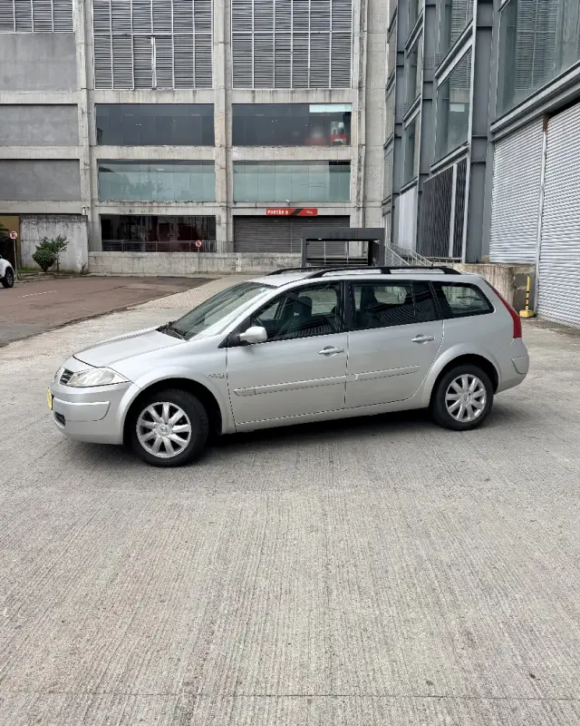 Carro Renault Megane Grand Tour 2012 Mégane Grand Tour Dynamique 1.6 16V (flex)