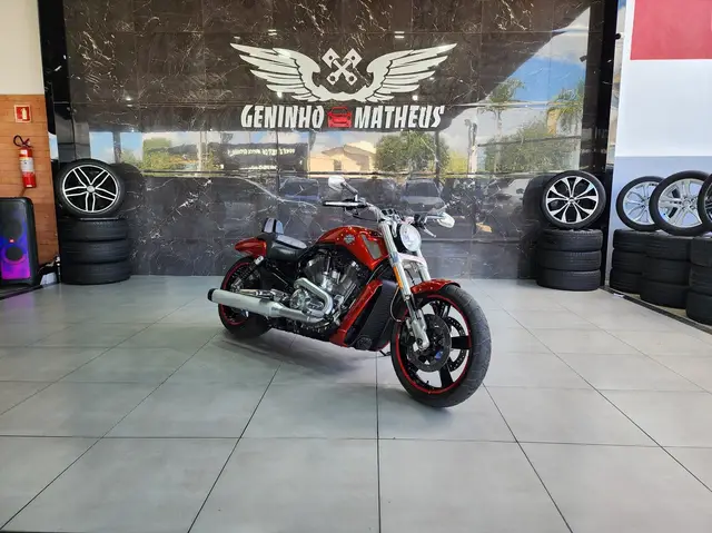 Moto Harley-Davidson V Rod Custom 2013 1250cc MUSCLE VRSCF