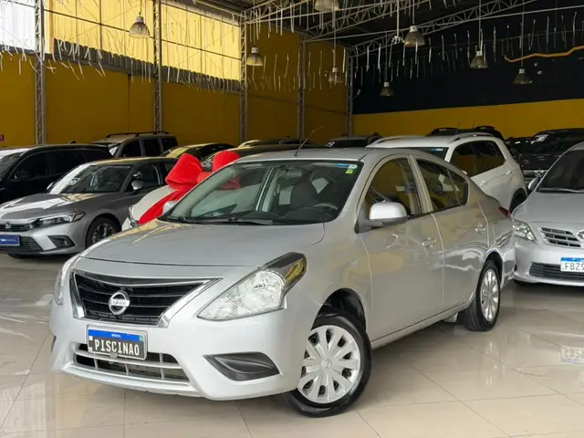 Carro Nissan Versa 2017 1.0 12V (Flex)