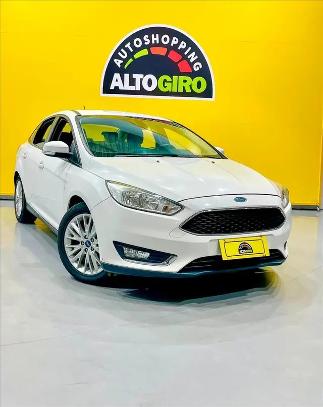 Carro Ford Focus Sedan 2018 SE Plus 2.0 PowerShift