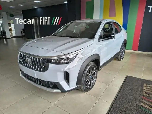 Carro Fiat Fastback 2026 Turbo 200