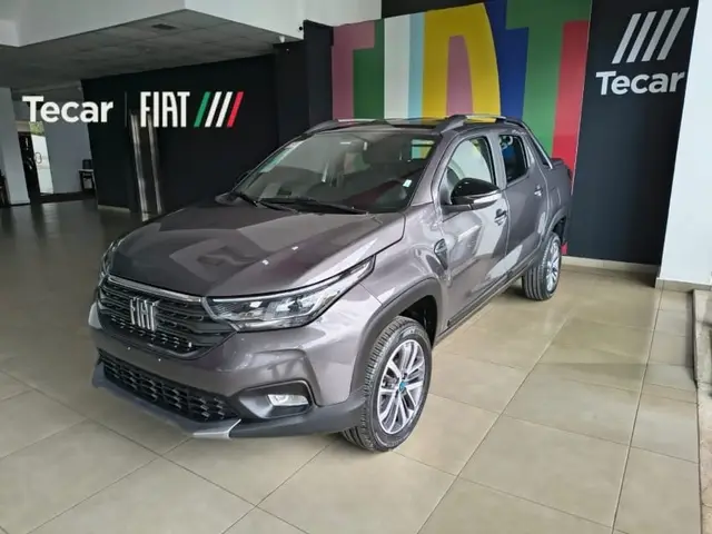 Carro Fiat Strada 2025 Volcano 1.3