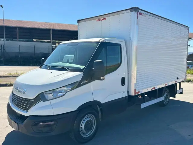 Carro Iveco Daily Furgão 2022 DAILY FURGÃO 30-130 2.3 10,8m³ (Diesel)