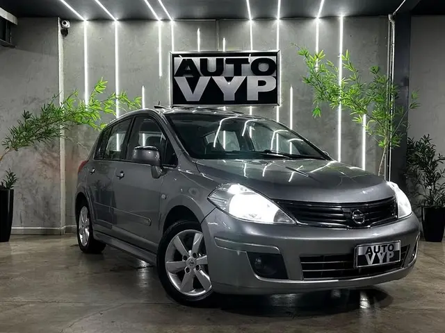 Carro Nissan Tiida 2012 SL 1.8 (flex)