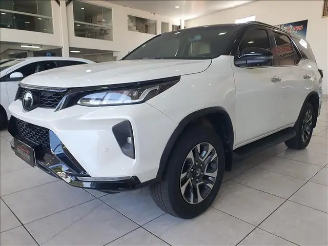 Carro Toyota SW4 2022 Diamond  2.8 turbodiesel 7L 4x4 (Aut)