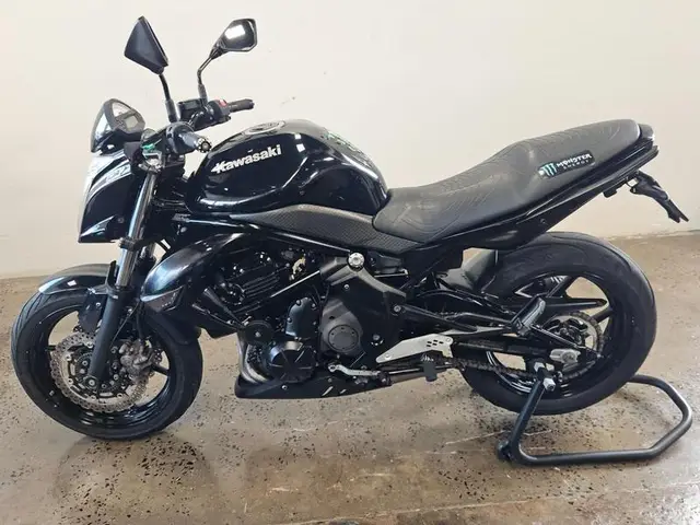 Moto Kawasaki ER-6N 2010 650cc