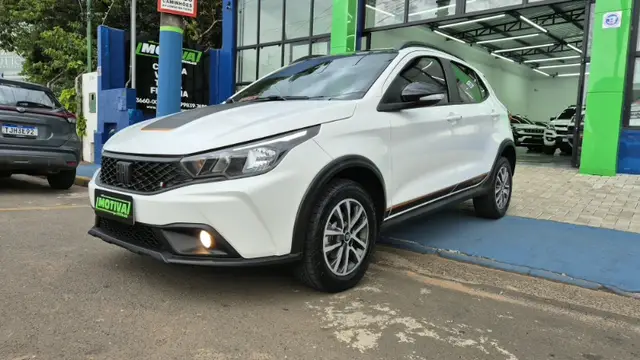 Carro Fiat Argo 2024 Trekking 1.3