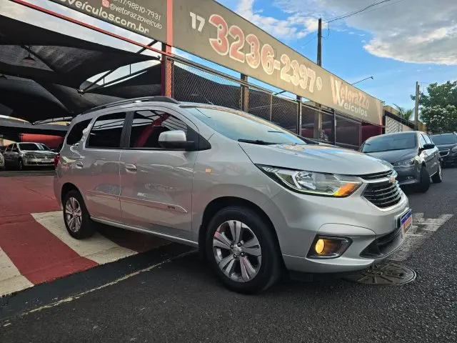 Carro Chevrolet Spin 2023 Premier 1.8 (Aut.)