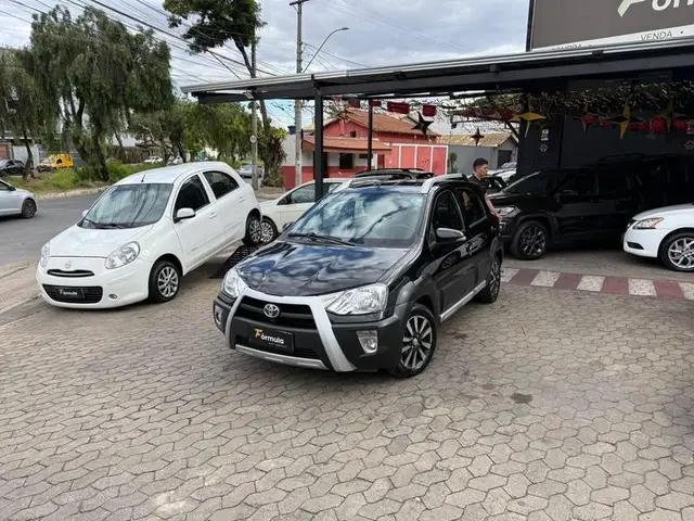 Carro Toyota Etios 2015 Cross 1.5 (Flex)