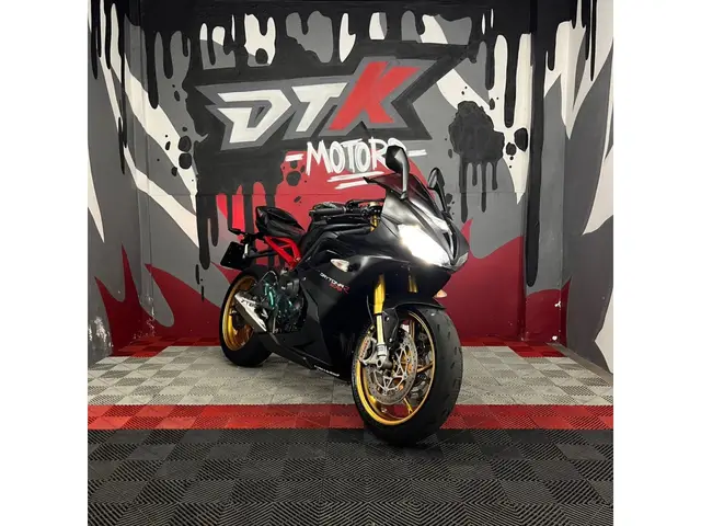 Moto Triumph Daytona 2016 675R (ABS)