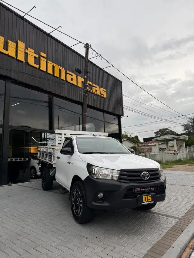 Carro Toyota Hilux Cabine Simples 2017 Hilux 2.8 TDI Chassi CS 4x4