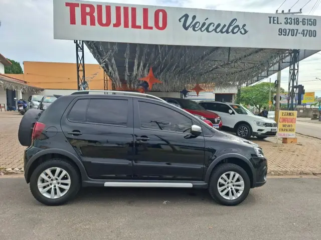 Carro Volkswagen CrossFox 2014 I-Motion 1.6 VHT (Flex)