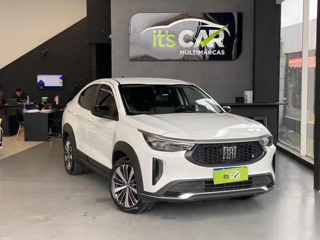 Carro Fiat Fastback 2025 Audace T200 Hybrid