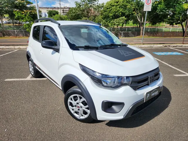 Carro Fiat Mobi 2024 Trekking 1.0