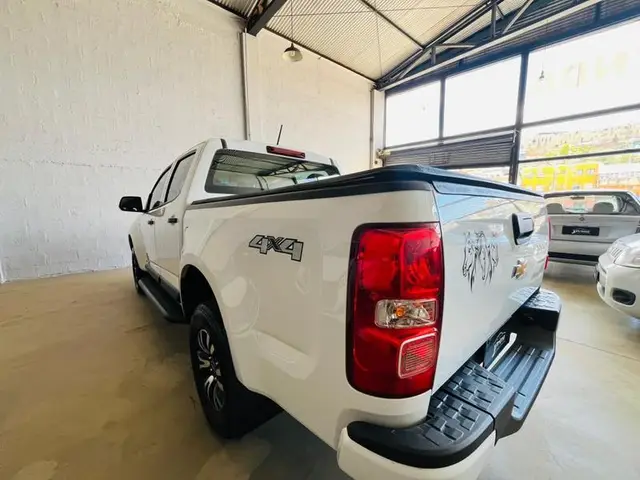 Carro Chevrolet S10 Cabine Dupla 2024 LS 2.8 Turbodiesel