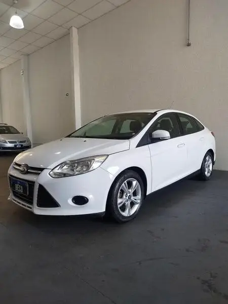 Carro Ford Focus Sedan 2014 S 2.0 16V PowerShift (Aut)