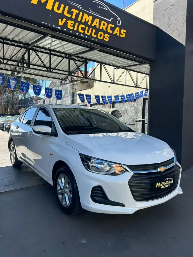 Carro Chevrolet Onix Plus 2023 LT 1.0 Turbo
