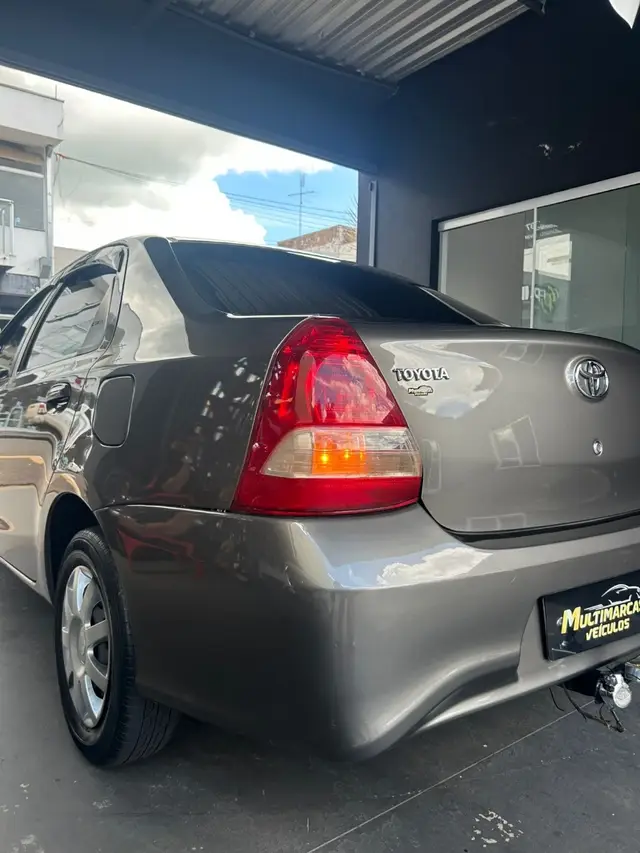 Carro Toyota Etios Sedan 2018 XS 1.5 (Flex)
